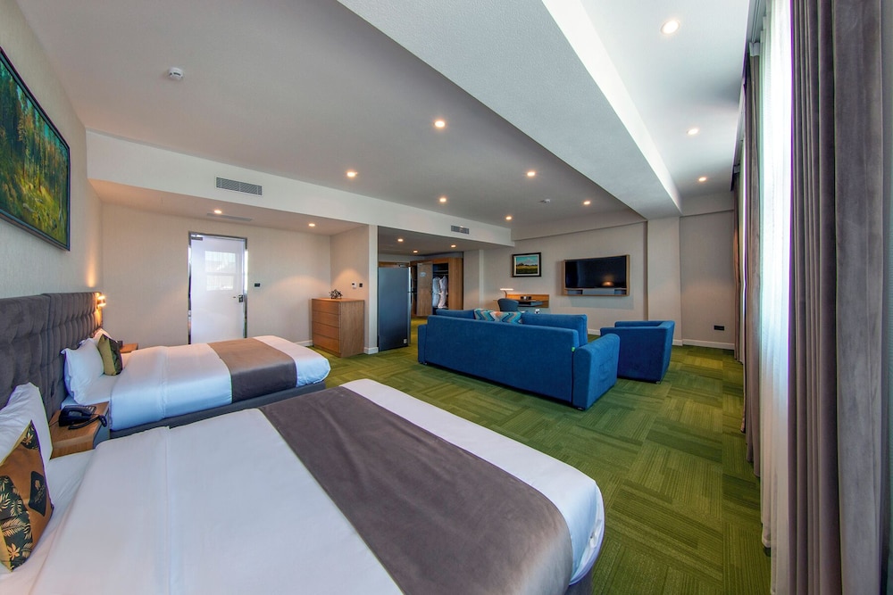 Business Suite photo 1