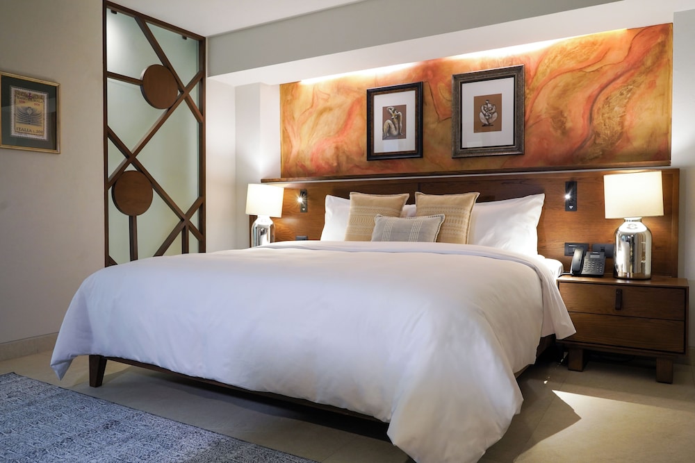 Deluxe Room, Private Bathroom, Courtyard View