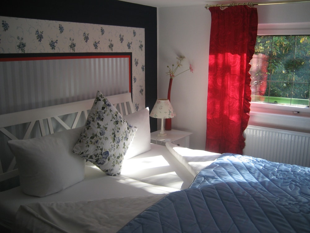 Standard Double Room Single Use photo 1