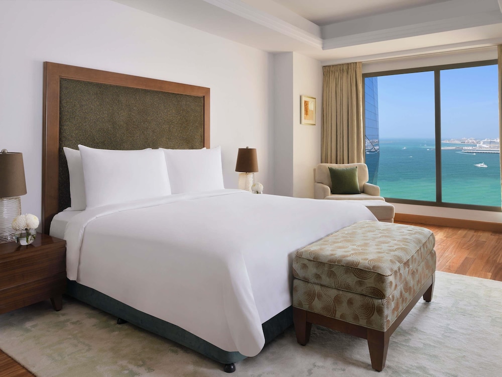 Royal Suite, 1 Double Bed, Balcony, Partial Sea View