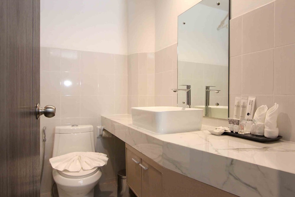 Deluxe Twin Room - Photo 6