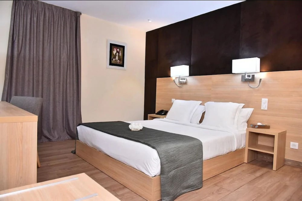 Double Room, Non Smoking - Photo 3