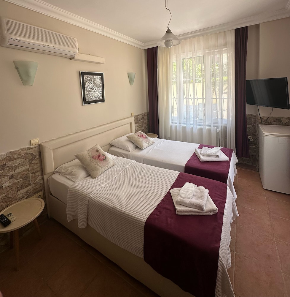 Standard Double or Twin Room photo 1