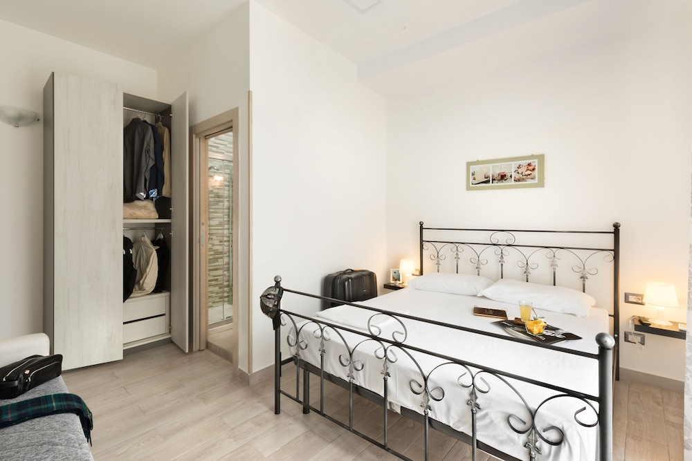 Superior Triple Room photo 3