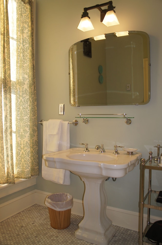 Double Room (The Artist's Room) photo 2