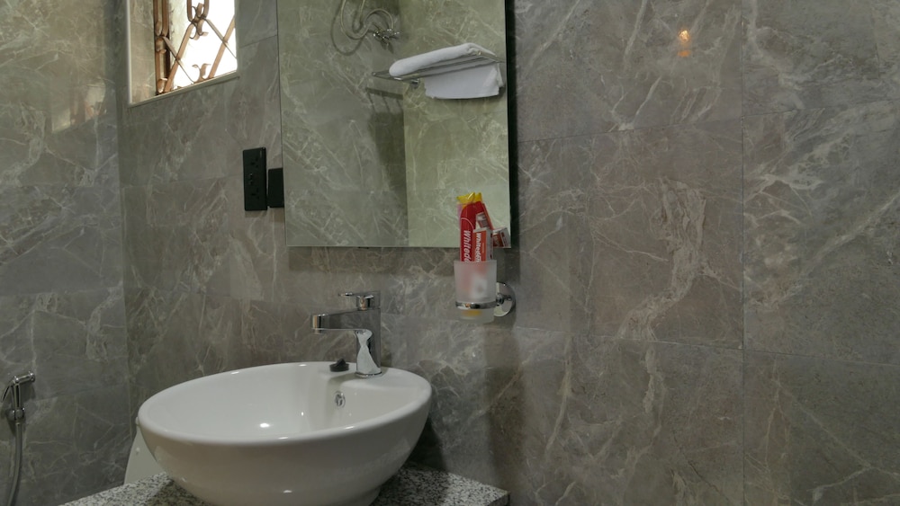 Double Room, Housekeeping