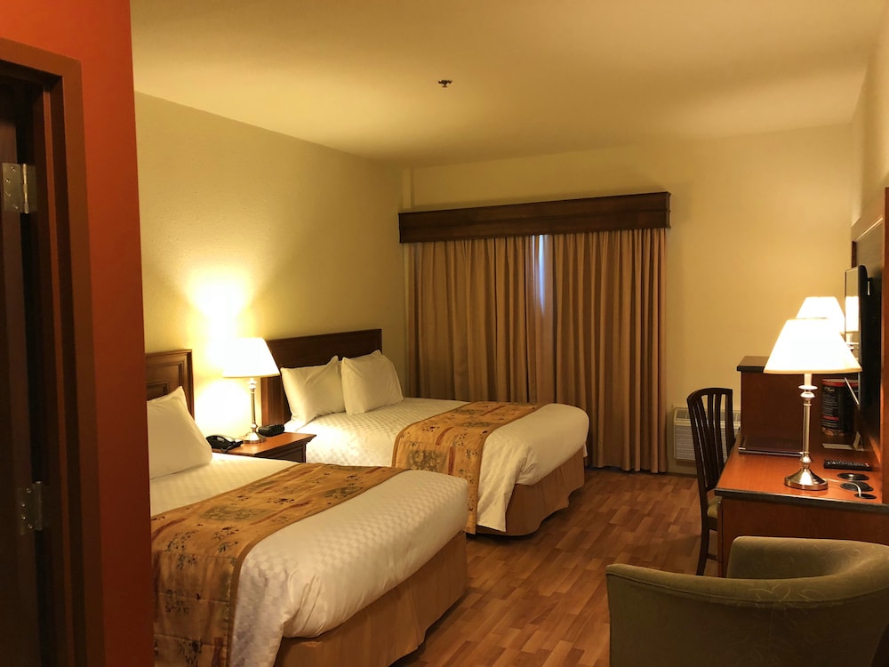 Comfort Room, 2 Queen Beds, Pool View - Photo 3