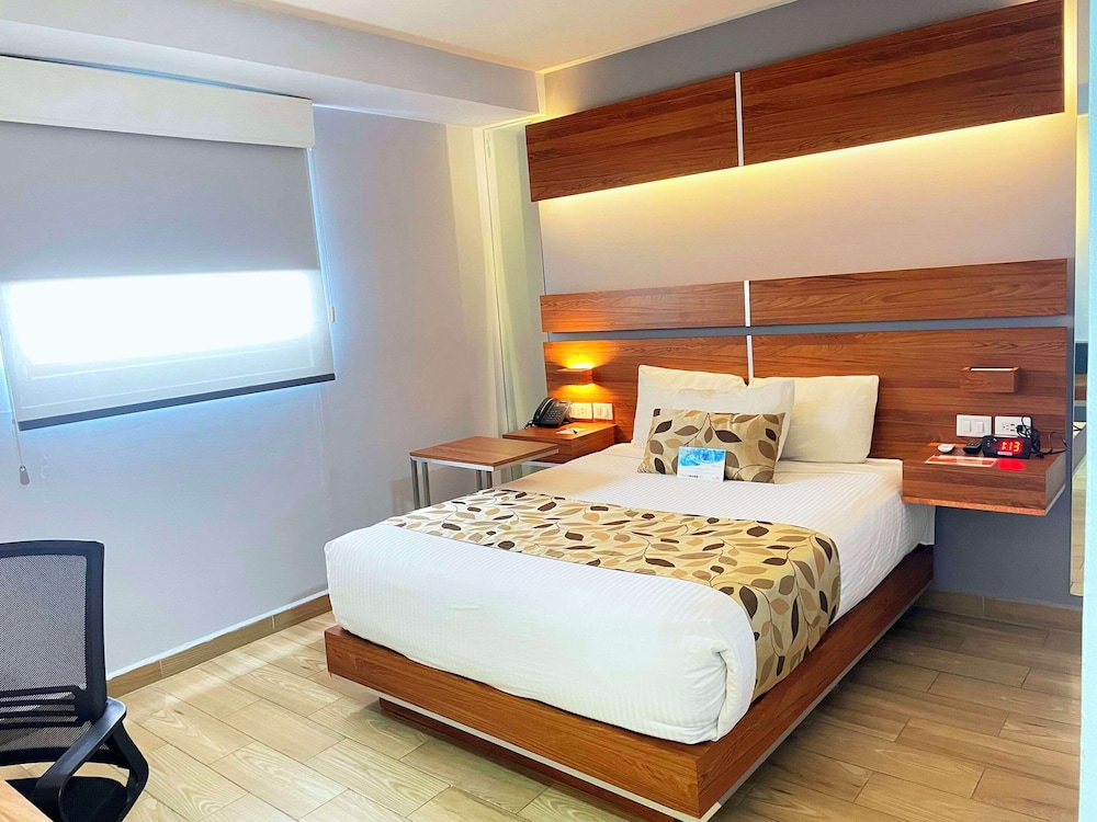 Standard Room, 1 Queen Bed, Non Smoking