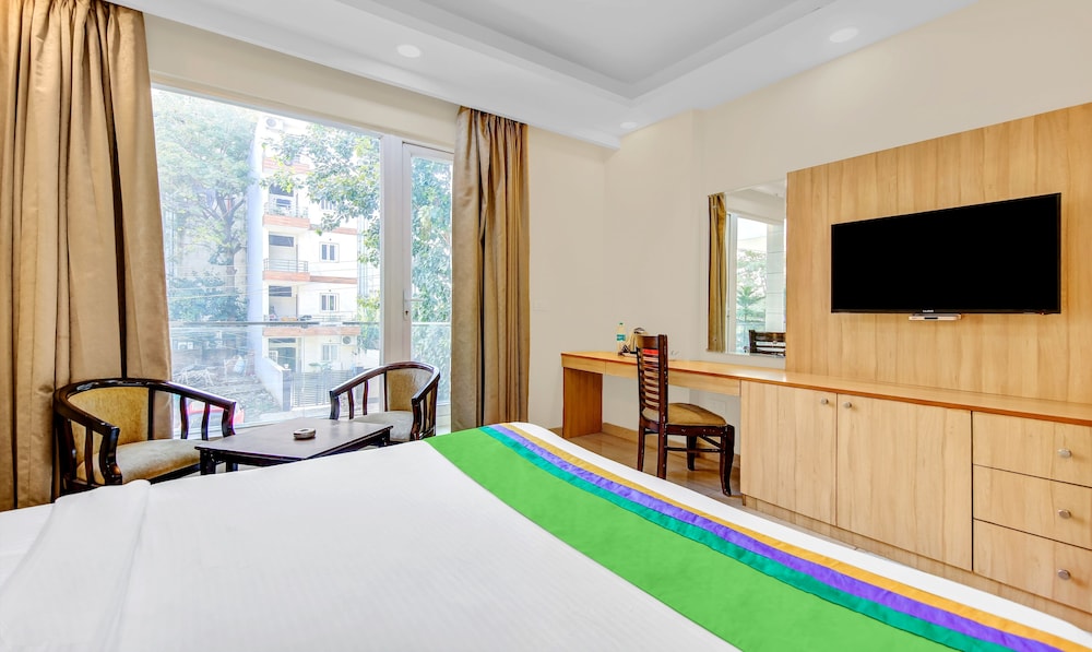 Deluxe Room - Photo 5