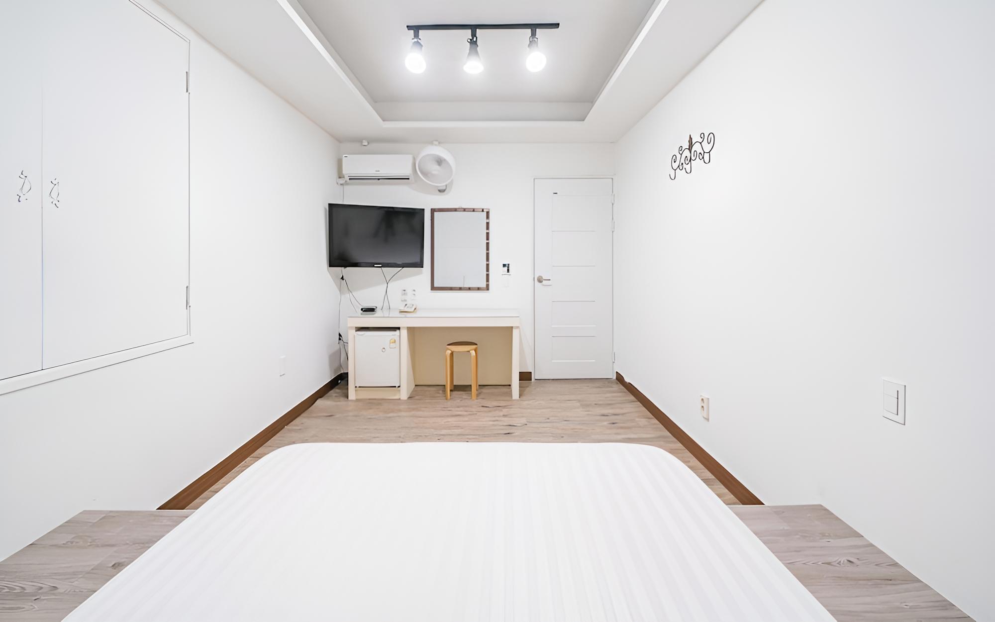 Room (VIP room) - Photo 10