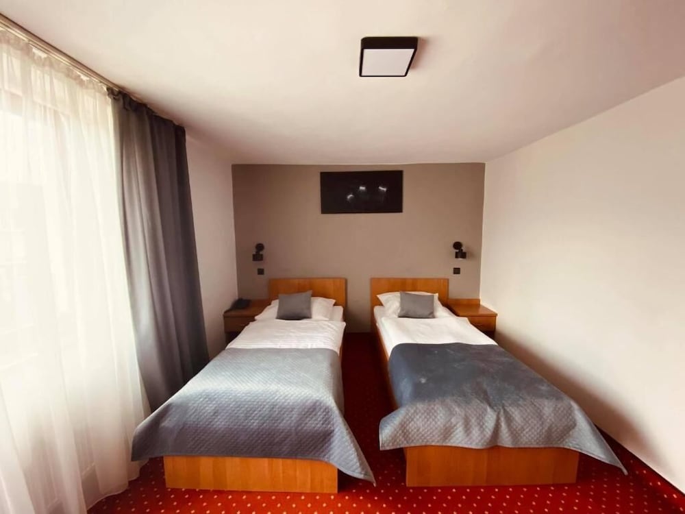 Standard Twin Room photo 2
