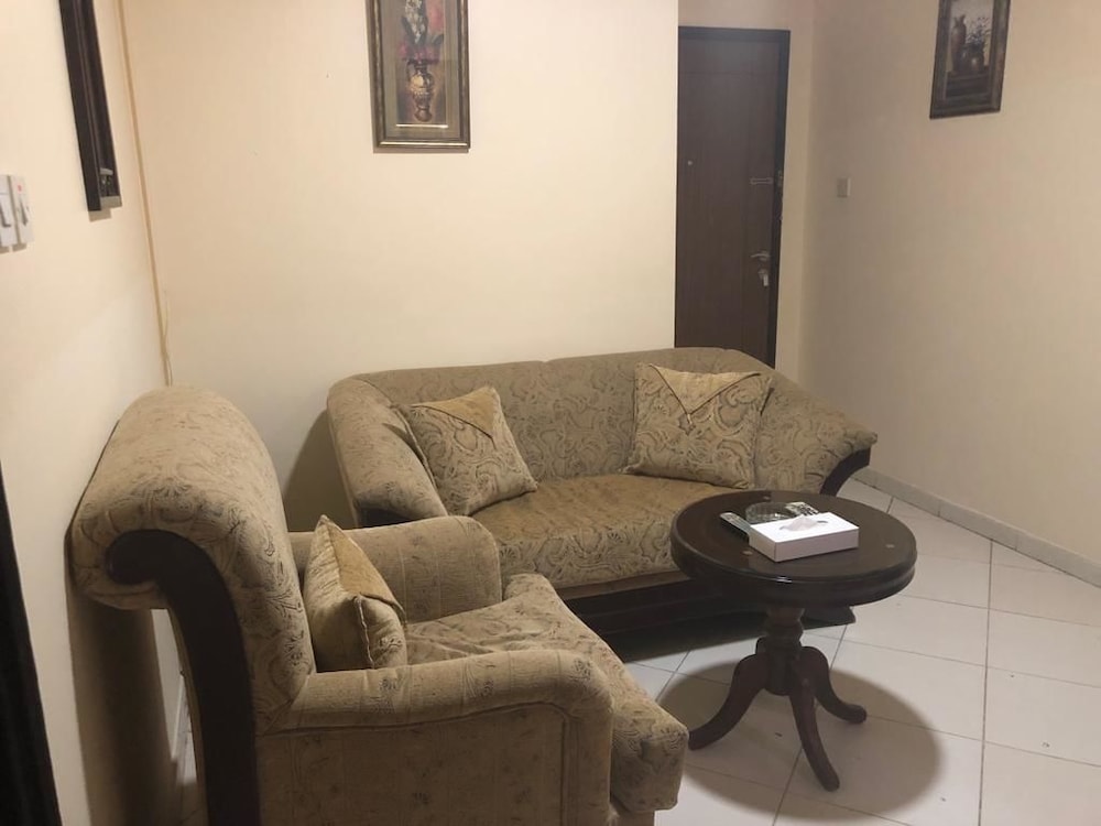 Family Room, Multiple Bedrooms photo 3
