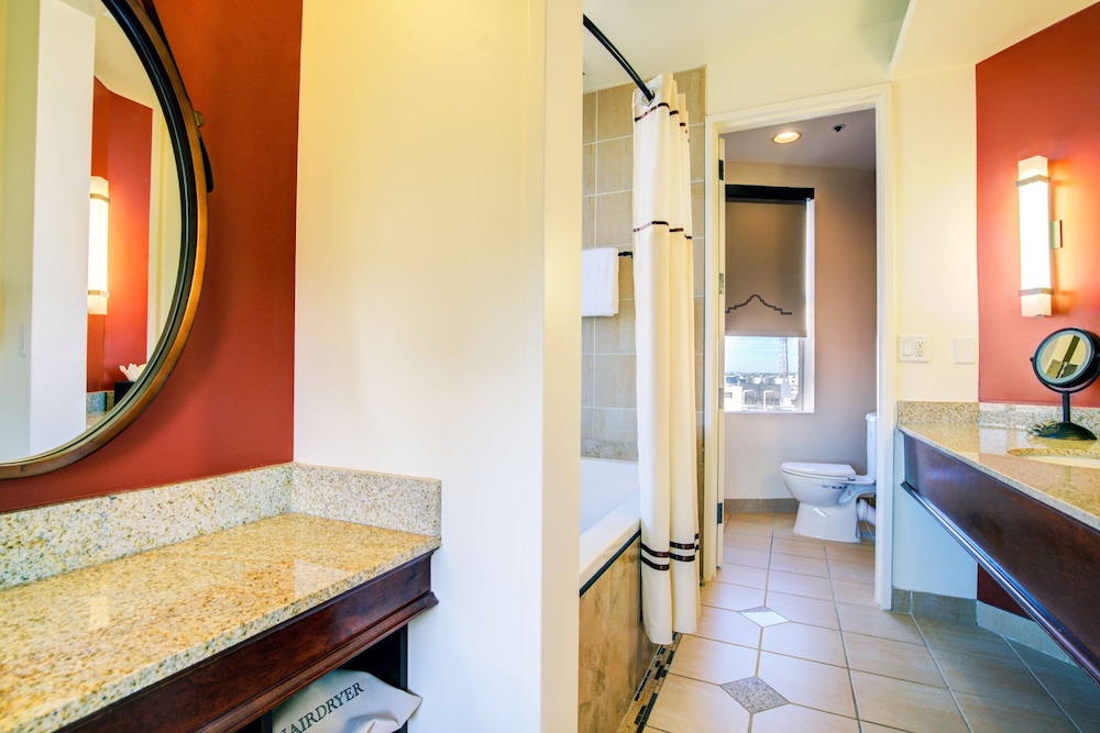 Junior Suite, 1 King Bed (Garden Tub for 2, Alamo View)