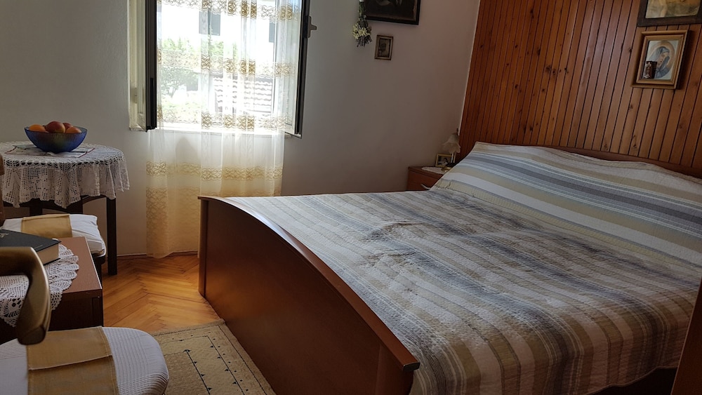 Room (S3) photo 1