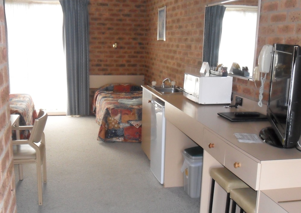 Deluxe Studio Suite, 2 Bedrooms, Garden View, Ground Floor photo 3