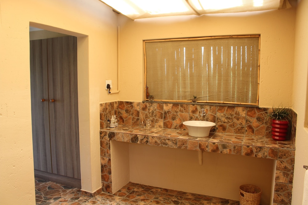 Standard Double Room - Photo 3