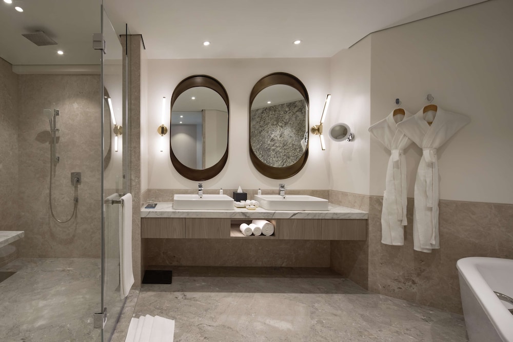 Suite (City Light)