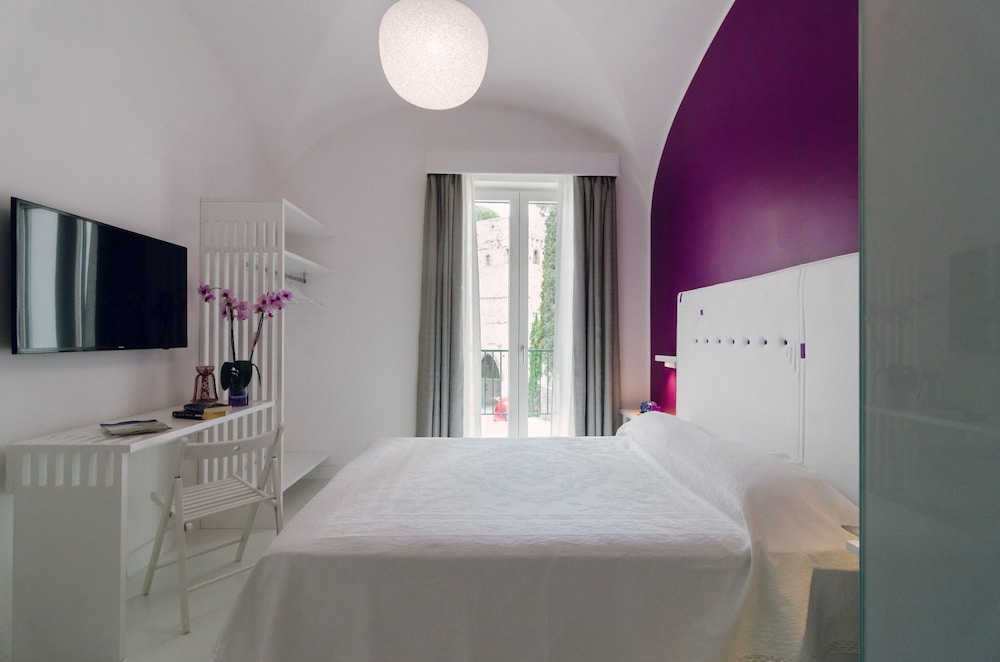 Double Room, 1 Queen Bed