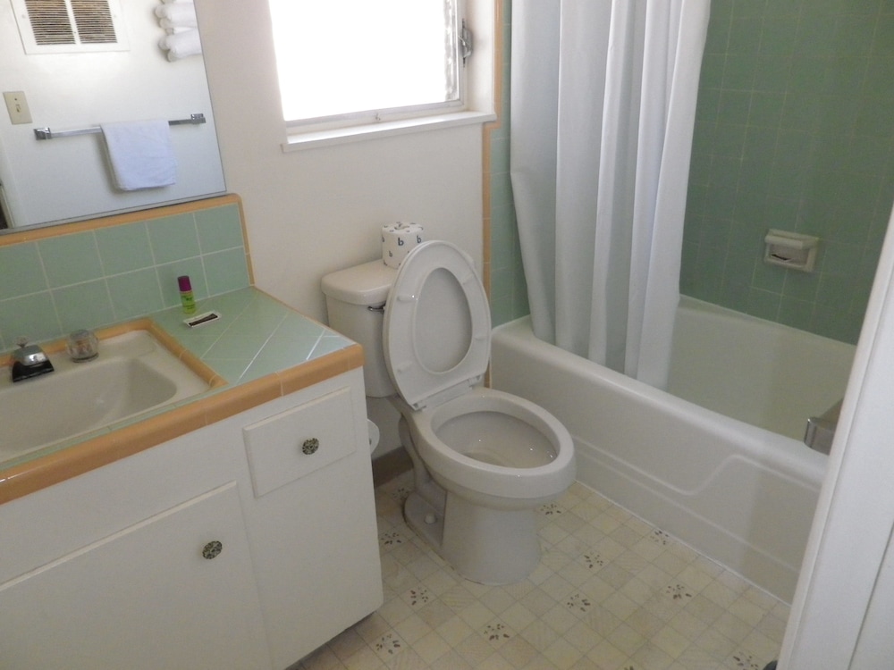 Room, 2 Queen Beds photo 3