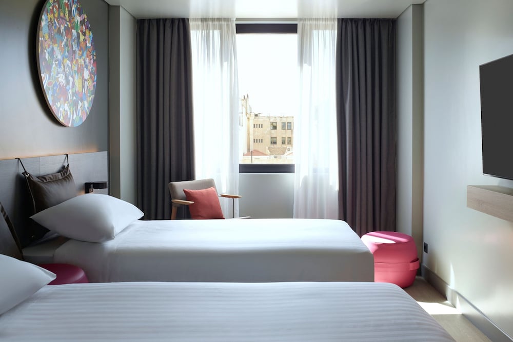 Room, 2 Twin Beds (View)