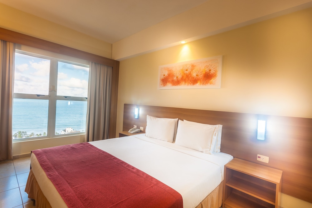 Superior Room, 1 King Bed, Sea View photo 3