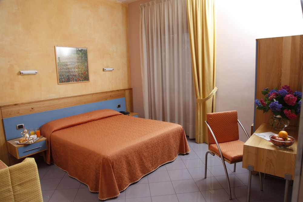 Triple Room - Photo 2