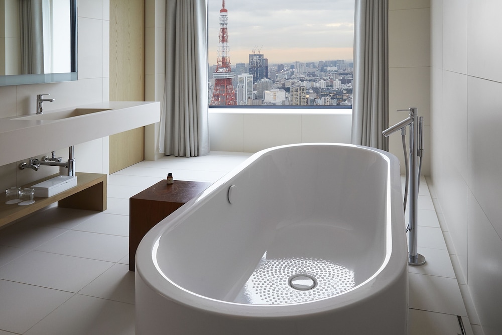Suite, 1 Bedroom, Tower (View) thumbnail 6