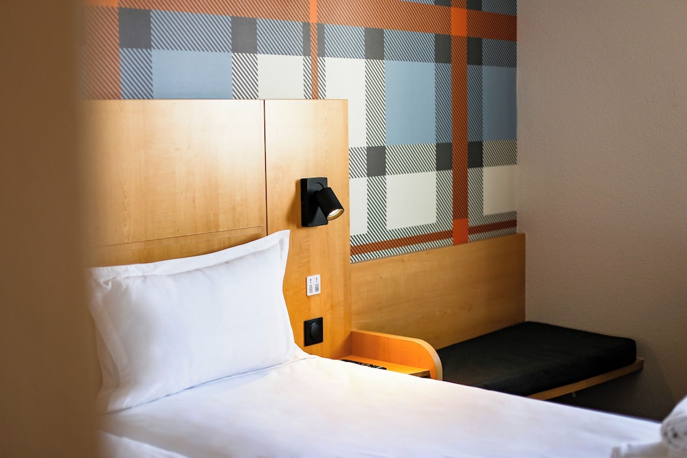 Twin Room - Photo 8