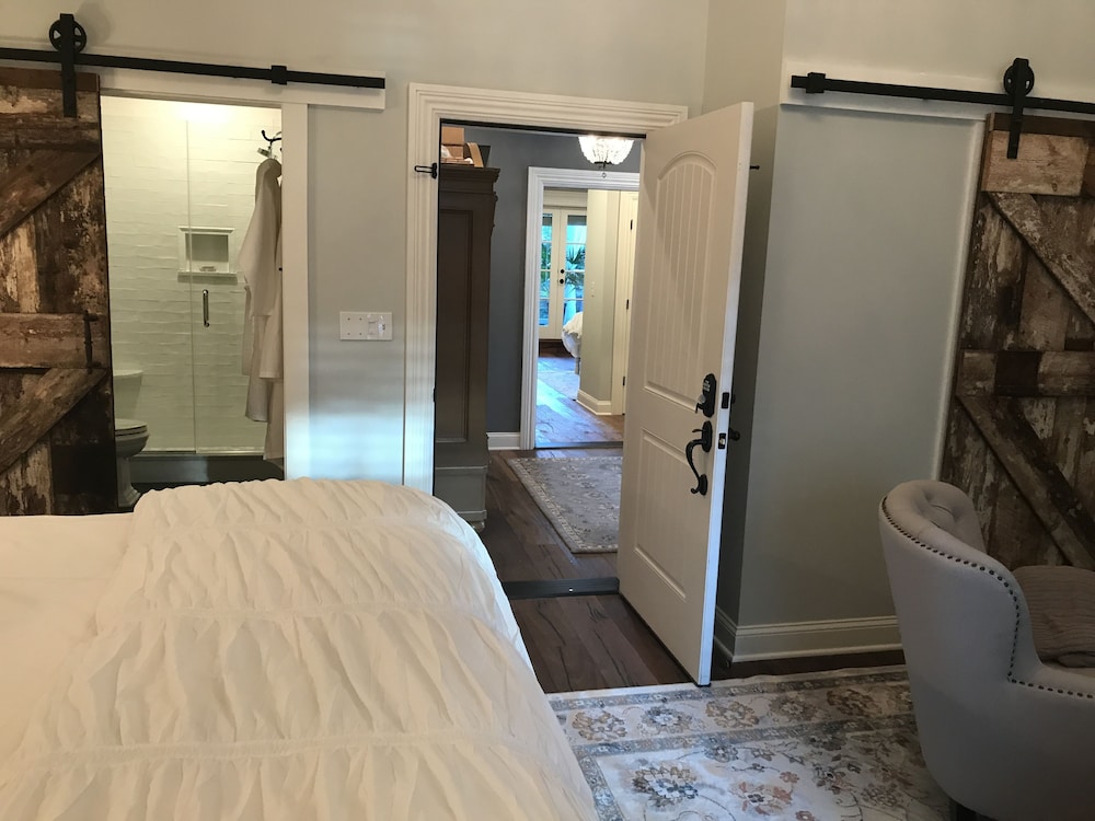 Romantic Suite, 1 King Bed, Fireplace photo 2