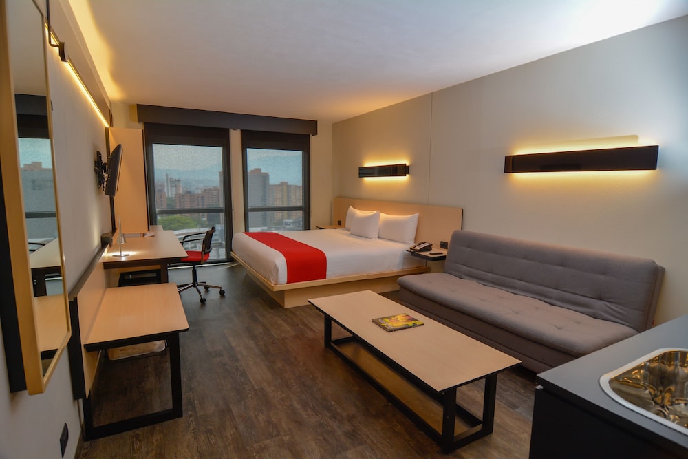 Superior Room, 1 Queen Bed with Sofa bed photo 2