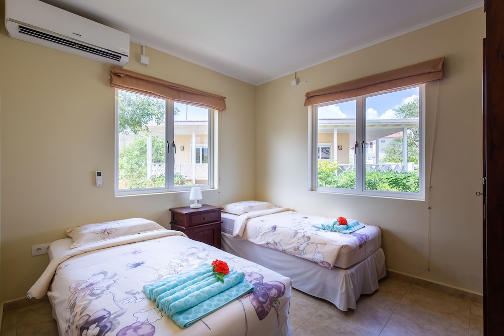 Luxury Villa, 2 Bedrooms, Garden View photo 2