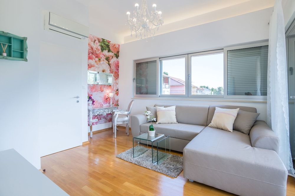 Deluxe Apartment, 2 Bedrooms, Balcony photo 1