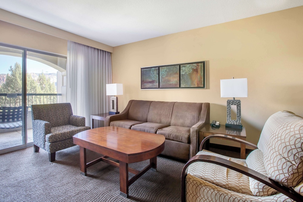 1 BEDROOM 1 KING SUITE WITH ROLL IN SHOWER - Photo 1