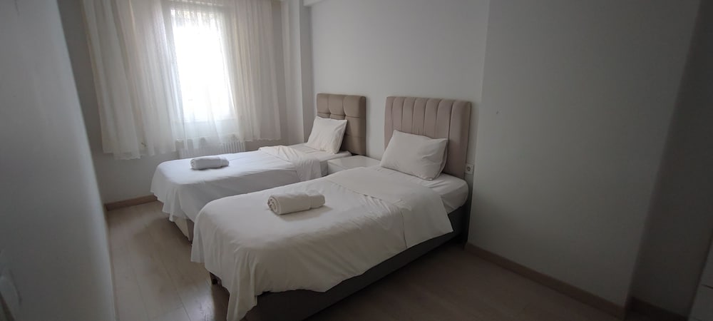 Basic Apartment photo 3