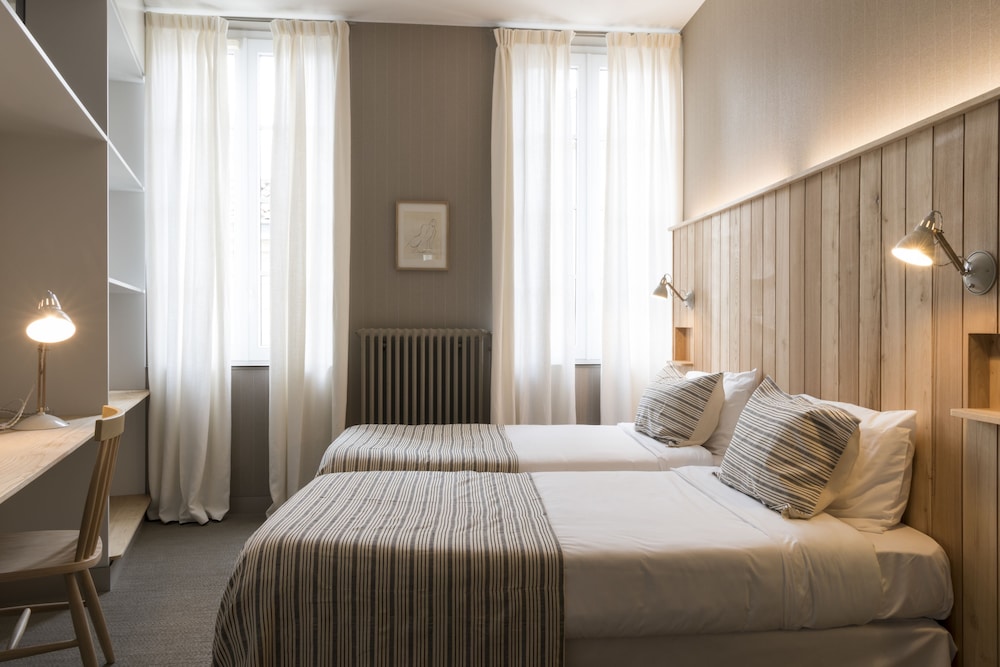 Double or Twin Room - Photo 8