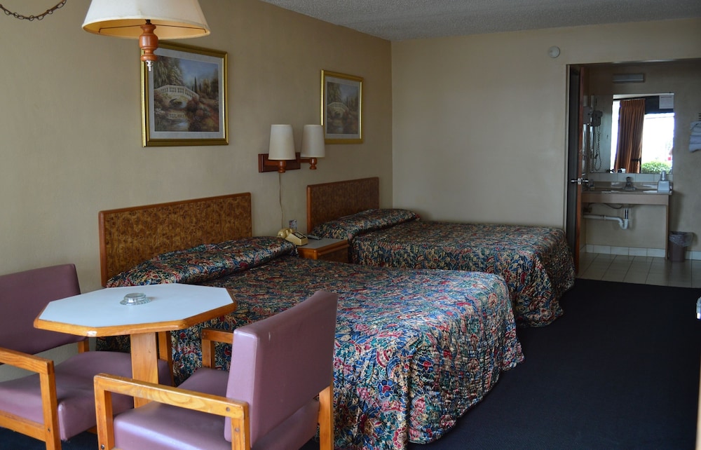 Standard Room, 2 Double Beds, Smoking photo 1