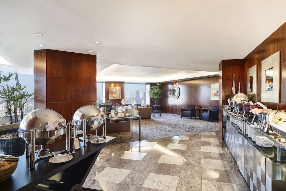 Suite, Club Lounge Access thumbnail 5