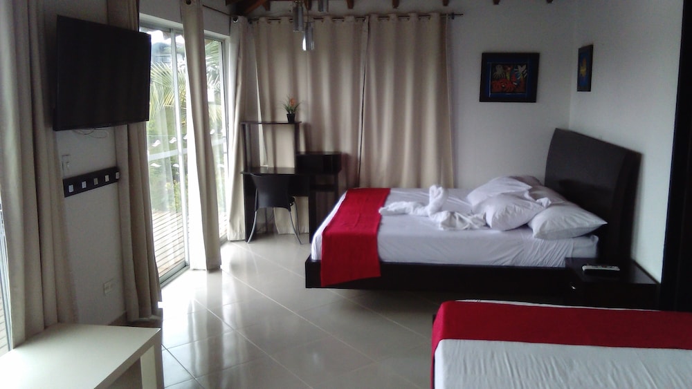 Luxury Suite, 1 Bedroom, Hot Tub, Lake View photo 1