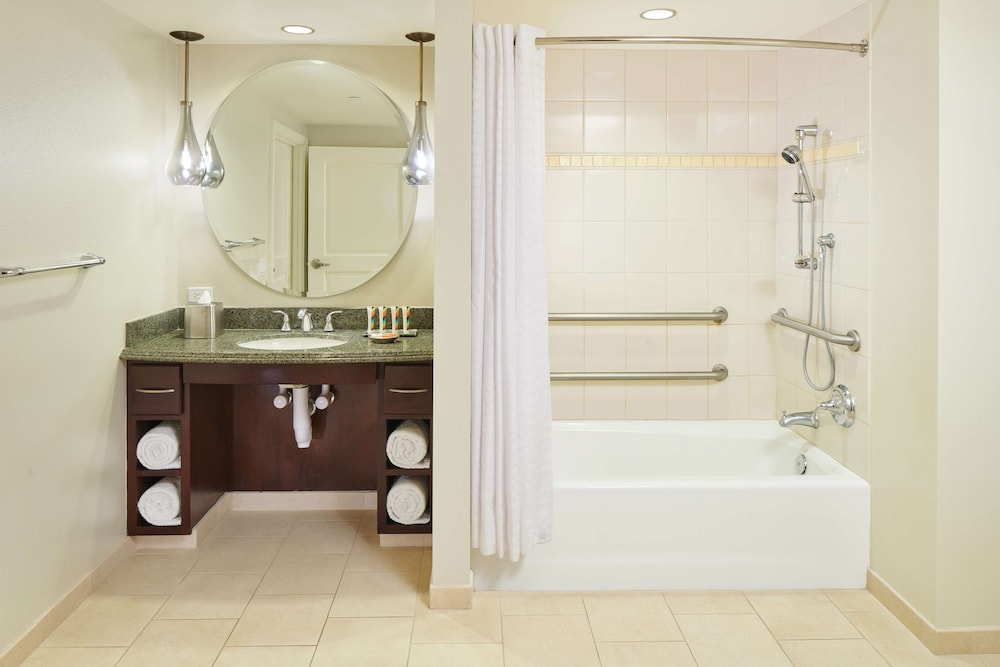 Suite, 2 Bedrooms, Accessible, Ocean View (Hearing, Bathtub) thumbnail 6