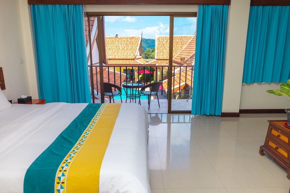 Standard Triple Room, Multiple Beds, City View