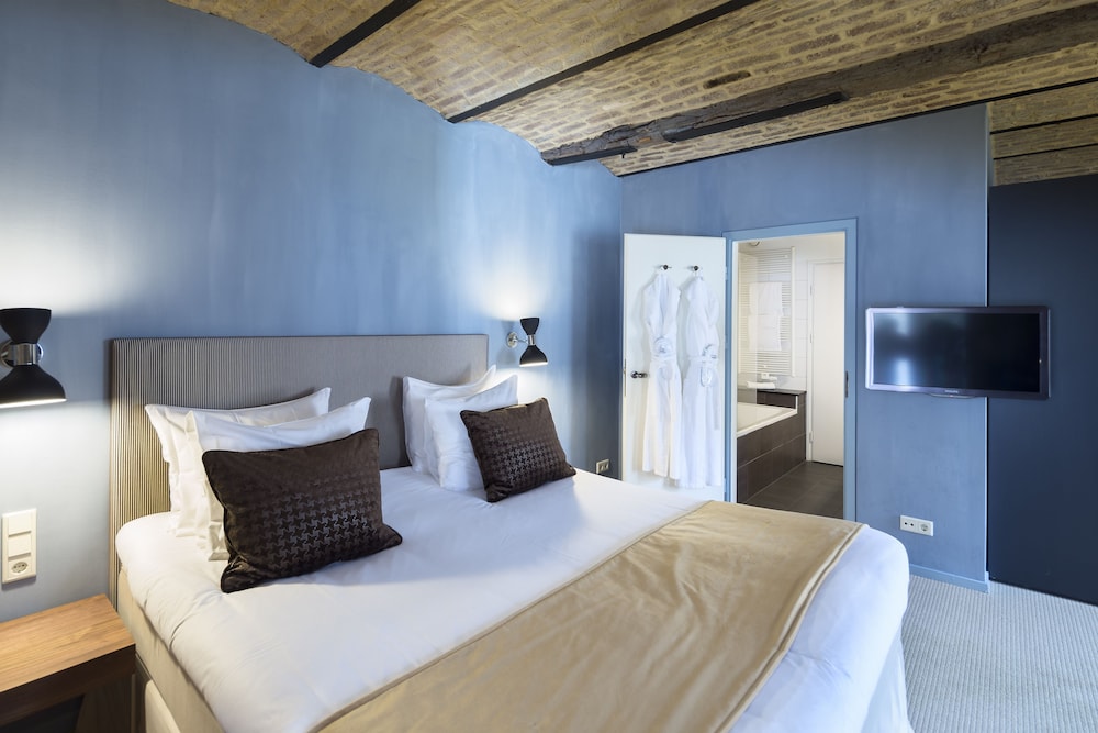 Premium Room - Photo 6