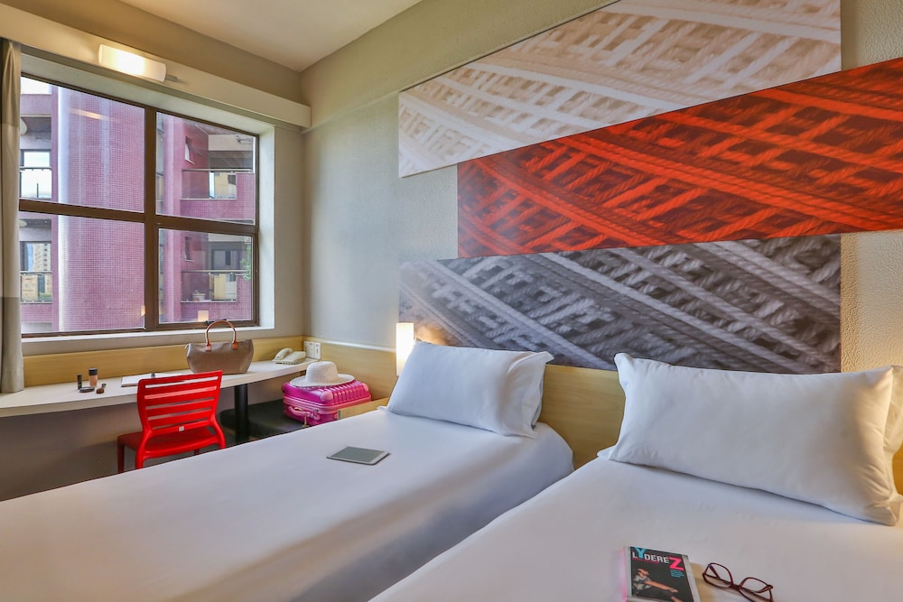 Standard Room, 2 Twin Beds - Photo 4