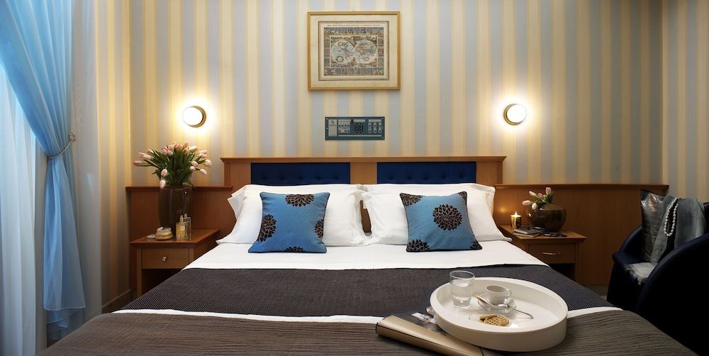 Classic Triple Room - Photo 2