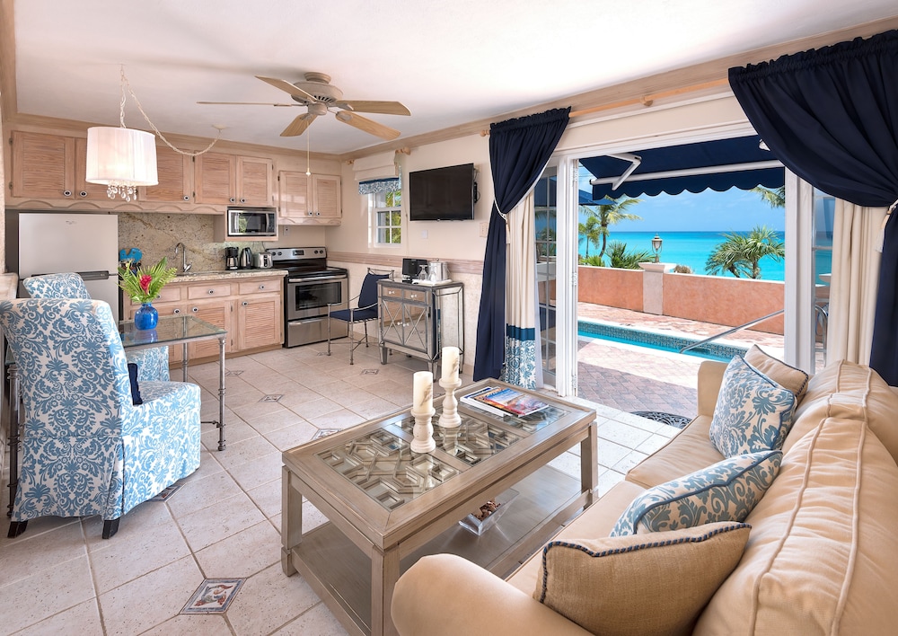 Luxury Suite, Private Pool photo 2