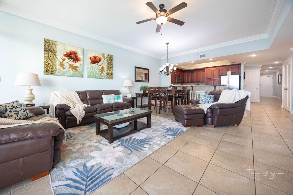 Condo, 2 Bedrooms