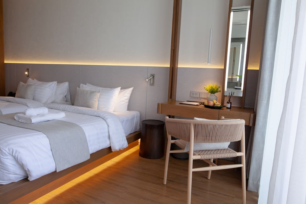 Deluxe River View Twin Bed - Photo 3