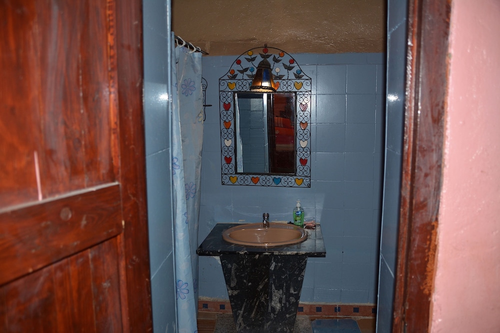 Standard Double or Twin Room, Private Bathroom - Photo 10