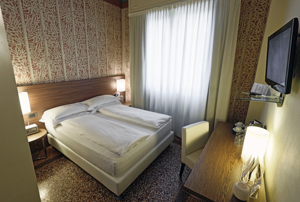 Superior Double Room - Photo 1