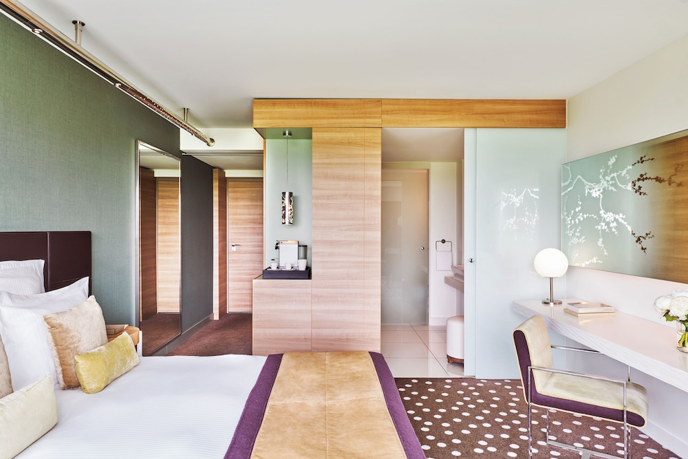 Deluxe Room - Photo 2