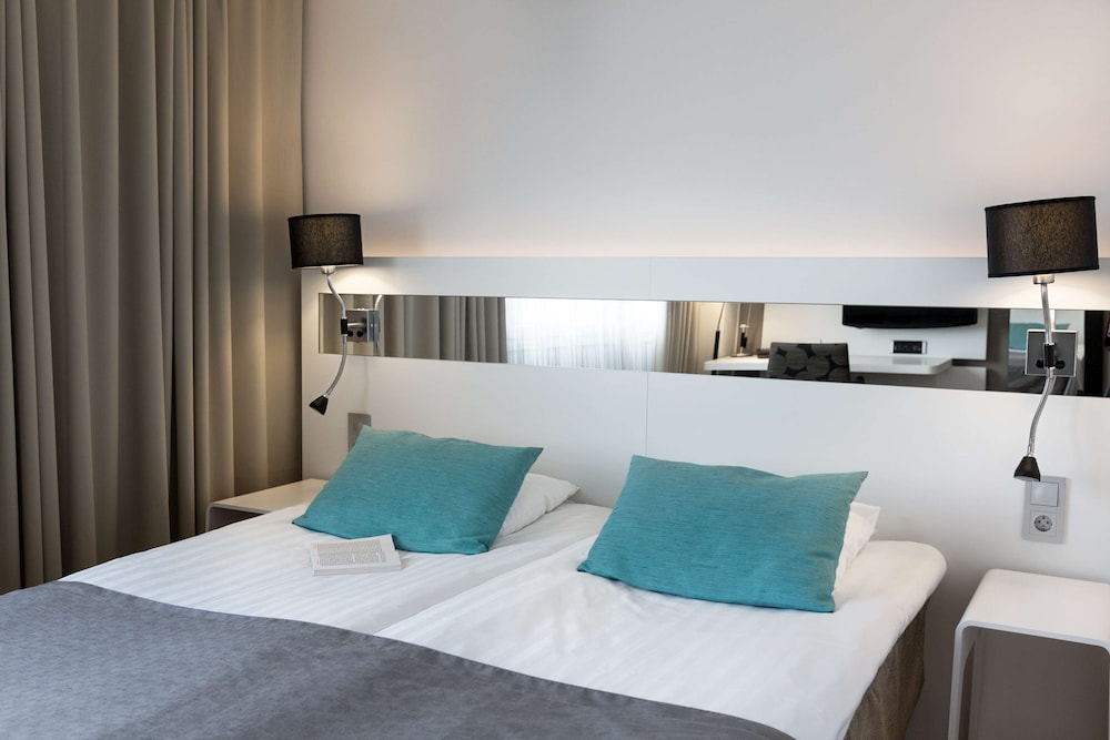 Standard Room, 1 Queen Bed - Photo 1